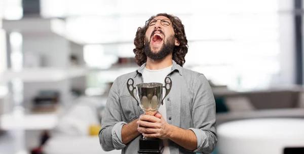 Jeune Homme Fou Avec Trophée — Photo