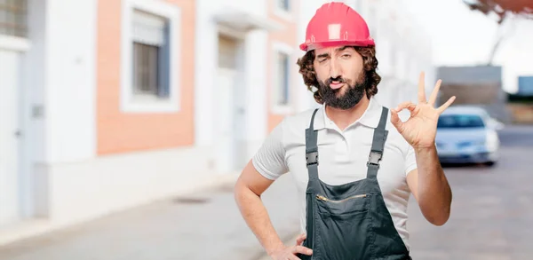 Jovem Trabalhador Orgulhoso Satisfeito — Fotografia de Stock