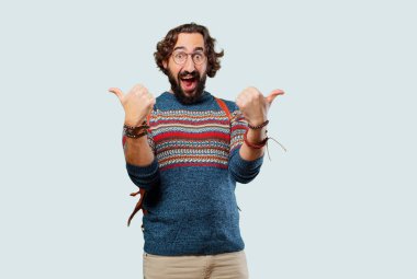 Tamam ya da tamam işareti olan genç hippi.