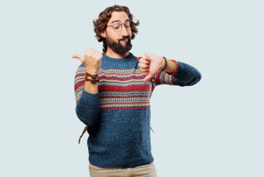 Genç hippi adam şüpheleniyor