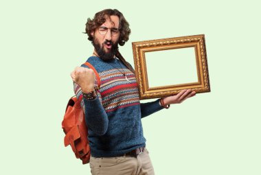 Barok çerçeveli genç hippi adam.