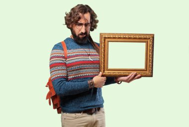 Barok çerçeveli genç hippi adam.