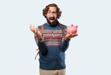 Kumbaralı genç hippi adam.