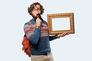 Barok çerçeveli genç hippi adam.