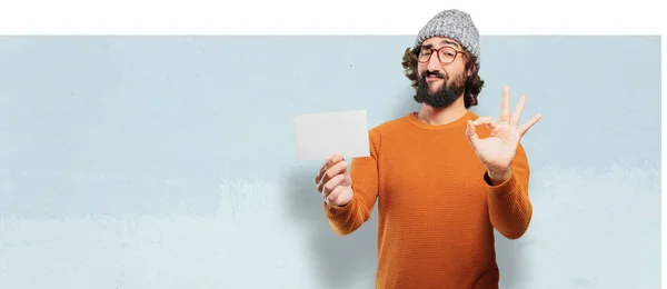 Jeune homme barbu avec une plaque — Photo