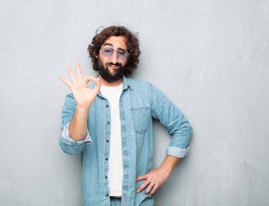 İyi niyetli genç turist.