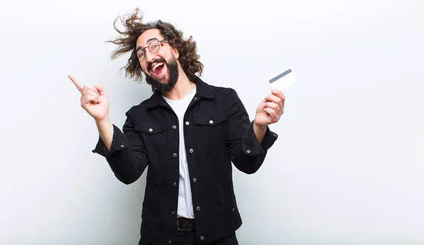 Jovem Com Cabelo Louco Movimento Cartão Crédito — Fotografia de Stock