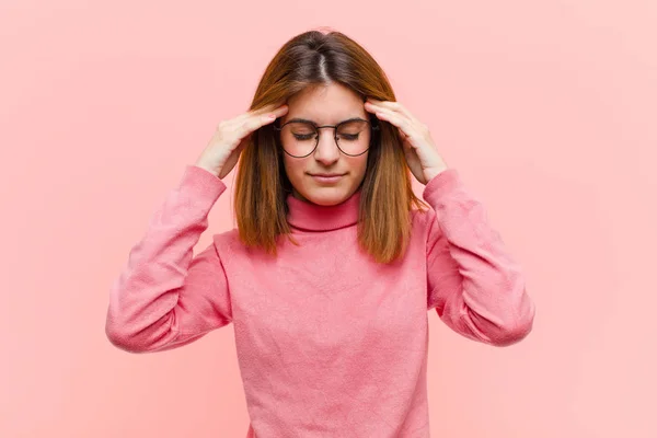 Joven Bonita Mujer Buscando Estresado Frustrado Trabajando Bajo Presión Con —  Fotos de Stock