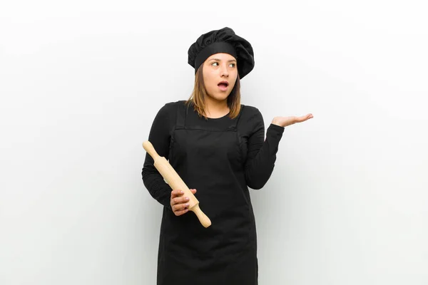 Cook Woman Looking Surprised Shocked Jaw Dropped Holding Object Open — Stockfoto