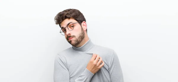 Joven Gerente Hombre Buscando Arrogante Exitoso Positivo Orgulloso Apuntando Mismo —  Fotos de Stock