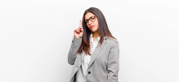 Young Pretty Woman Feeling Genius Holding Finger Proudly Air Realizing — Stock Photo, Image