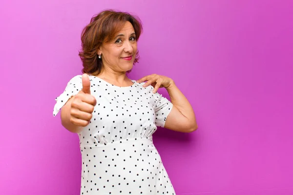 Middle Age Woman Feeling Proud Carefree Confident Happy Smiling Positively — Stock Photo, Image