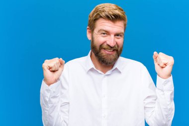 Şok oldum, heyecanlandım ve mutluyum, gülüyorum ve başarıyı kutluyorum,!