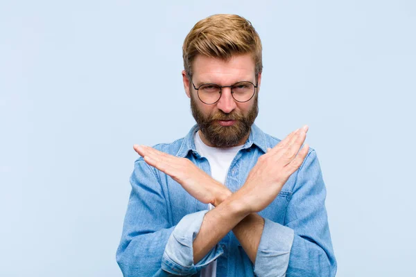 Junger Blonder Erwachsener Mann Der Genervt Und Krank Von Deiner — Stockfoto