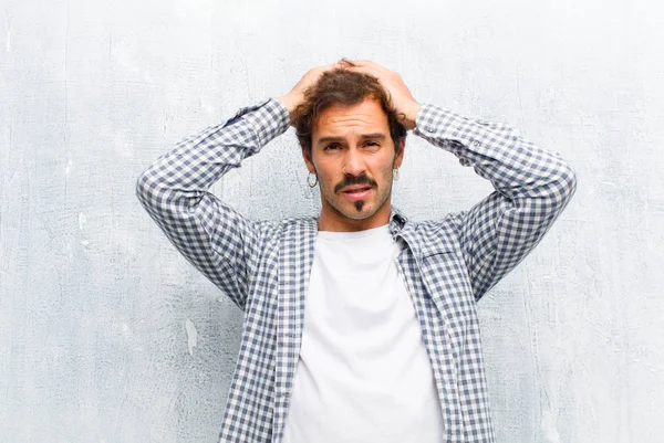 Jovem Homem Bonito Sentindo Frustrado Irritado Doente Cansado Fracasso Farto — Fotografia de Stock