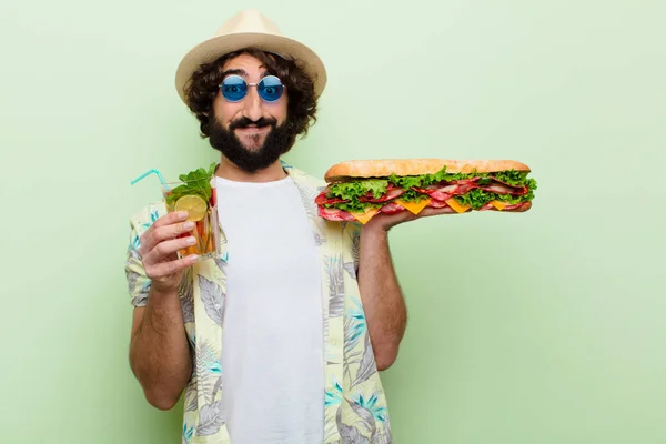Junger Verrückter Bärtiger Mann Tourist Mit Einem Großen Sandwich — Stockfoto