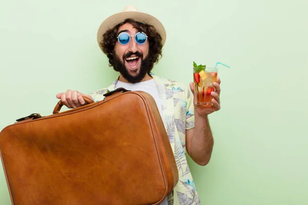 Young Crazy Bearded Man Cocktail Travel Concept — ストック写真