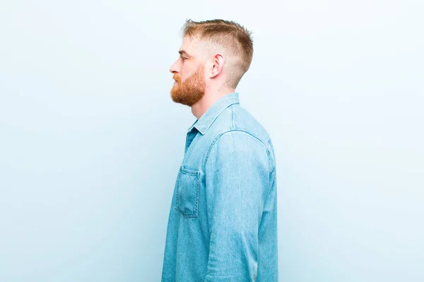 Young Red Head Man Profile View Looking Copy Space Ahead — Stock Photo, Image