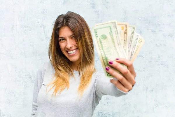 Young Pretty Woman Banknotes Grunge Wall — Stock Photo, Image