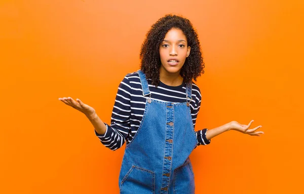 Young Pretty Black Woman Looking Puzzled Confused Stressed Wondering Different — Stock Photo, Image