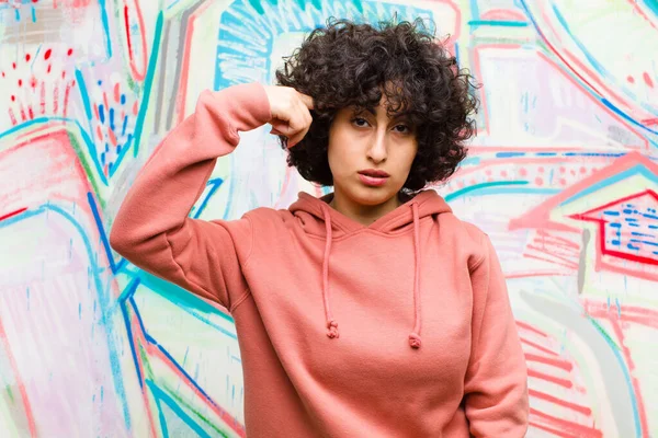 Junge Hübsche Afro Frau Die Sich Verwirrt Und Verwirrt Fühlt — Stockfoto