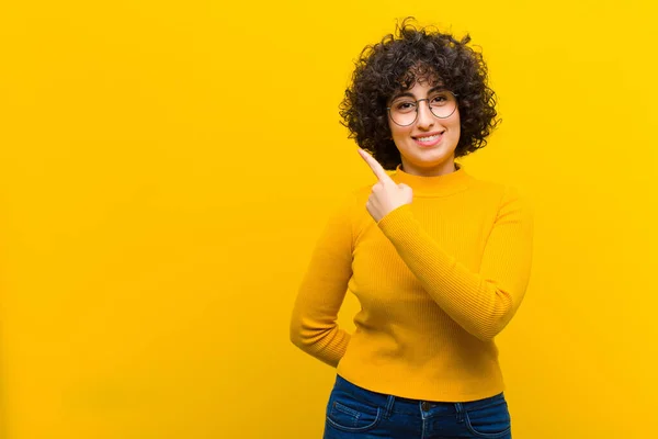 Young Pretty Afro Woman Smiling Cheerfully Feeling Happy Pointing Side — ストック写真