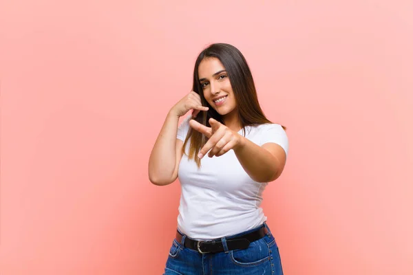 Young Pretty Hispanic Woman Smiling Looking Curiously Side Trying Listen — Stock Photo, Image