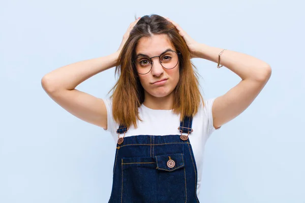 Ung Vacker Kvinna Känsla Frustrerad Och Irriterad Trött Misslyckande Trött — Stockfoto