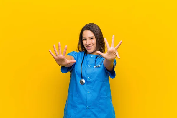 Lächelnd Und Freundlich Guckend Nummer Neun Oder Neun Mit Der — Stockfoto