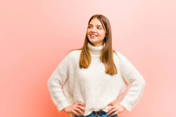 Jovem Bonita Mulher Olhando Feliz Alegre Confiante Sorrindo Orgulhosamente Olhando — Fotografia de Stock