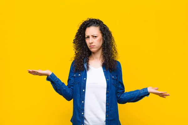 Young Pretty Woman Looking Puzzled Confused Stressed Wondering Different Options — Stock Photo, Image