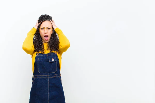 Young Pretty Woman Feeling Horrified Shocked Raising Hands Head Panicking — Stock Photo, Image