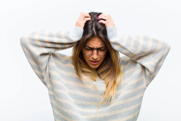 Junge Hübsche Frau Fühlt Sich Gestresst Und Frustriert Hebt Die — Stockfoto