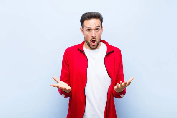 Young Handsome Sports Man Monitor Feeling Extremely Shocked Surprised Anxious — Stock Photo, Image