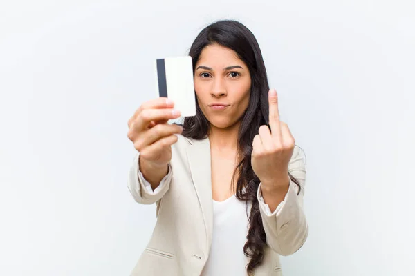 Young Hispanic Pretty Woman Credit Card — Stock Photo, Image