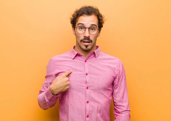 Young Handsome Man Looking Shocked Surprised Mouth Wide Open Pointing — Stock Photo, Image