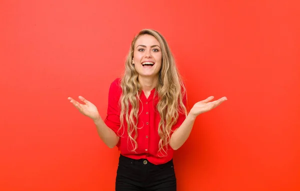 Young Blonde Woman Feeling Happy Excited Surprised Shocked Smiling Astonished — Stock Photo, Image