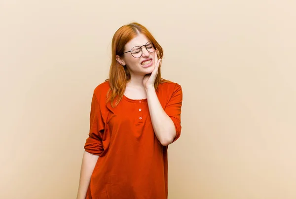 Young Red Head Pretty Woman Holding Cheek Suffering Painful Toothache — Stock Photo, Image