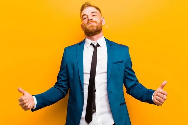 Giovane Uomo Affari Testa Rossa Guardando Orgoglioso Arrogante Felice Sorpreso — Foto Stock