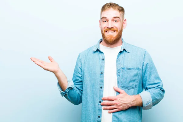 Joven Hombre Cabeza Roja Que Parece Sorprendido Sorprendido Con Mandíbula —  Fotos de Stock