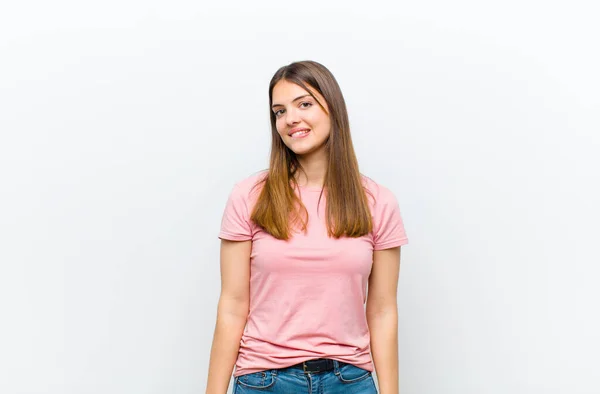 Jovem Bonita Mulher Olhando Confuso Confuso Mordendo Lábio Com Gesto — Fotografia de Stock