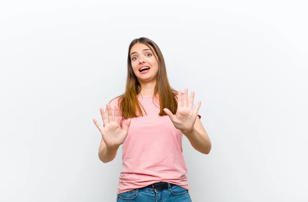 Young Pretty Woman Feeling Stupefied Scared Fearing Something Frightening Hands — Stock Photo, Image