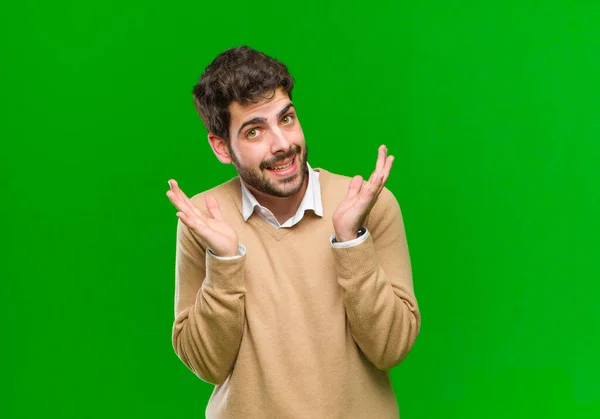 Joven Hombre Negocios Siente Sorprendido Emocionado Riendo Sorprendido Feliz Debido —  Fotos de Stock