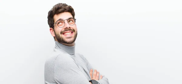 Jovem Gerente Homem Sorrindo Alegremente Sentindo Feliz Satisfeito Relaxado Com — Fotografia de Stock