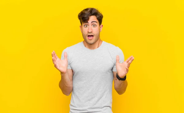 Sentirse Feliz Emocionado Sorprendido Sorprendido Sonriendo Asombrado Por Algo Increíble —  Fotos de Stock