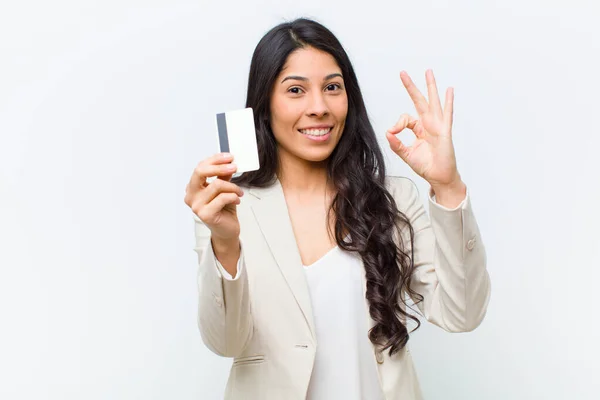 Young Hispanic Pretty Woman Credit Card — Stock Photo, Image