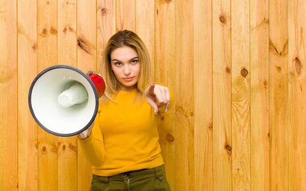 Young Pretty Blonde Woman Megaphone Wood Wall — Stock Photo, Image