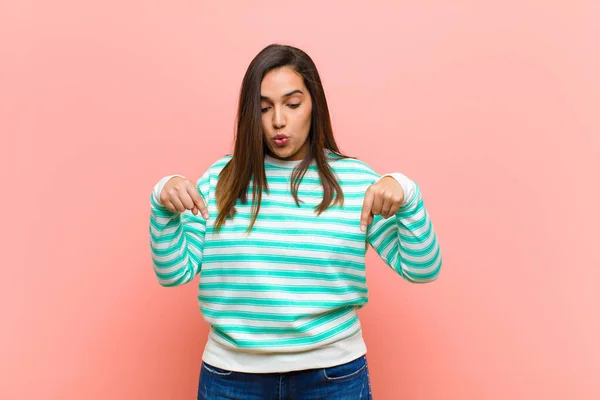 Young Pretty Hispanic Woman Feeling Shocked Open Mouthed Amazed Looking — Stock Photo, Image