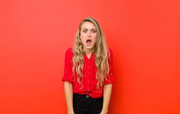 Young Blonde Woman Looking Very Shocked Surprised Staring Open Mouth — Stock Photo, Image