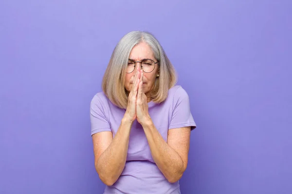 Senior Middle Age Pretty Woman Feeling Worried Hopeful Religious Praying — Stock Photo, Image